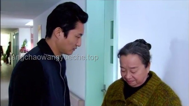 李亚鹏搬小房子：戳痛中年人的生活真相，笑人不如自省